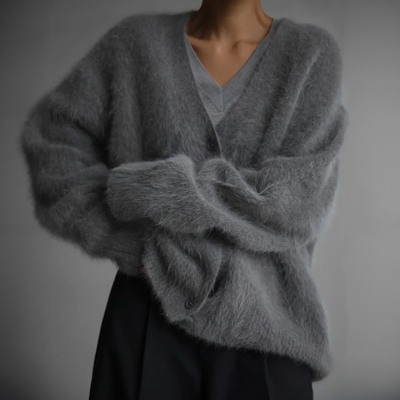 NUVÉA™ | Cardigan luxueux à col en V et duveteux